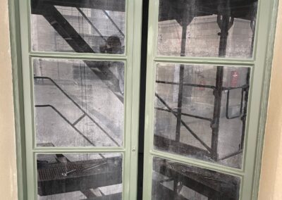 Fensterlackierung in alten Gebäuden