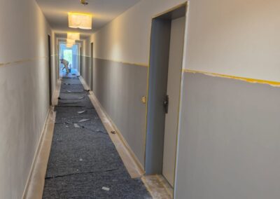 Renovierung von Bürogang und Treppenhaus in München
